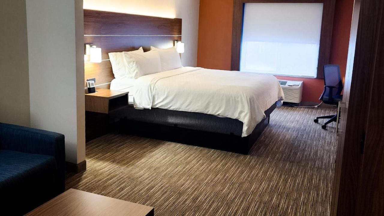 Holiday Inn Express Hotel & Suites Chicago South Lansing By Ihg Exterior photo